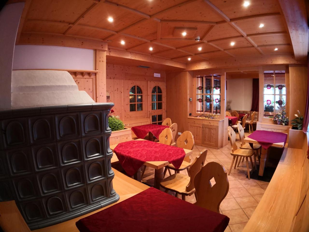 Hotel Alpenrose Passo Rolle Dış mekan fotoğraf